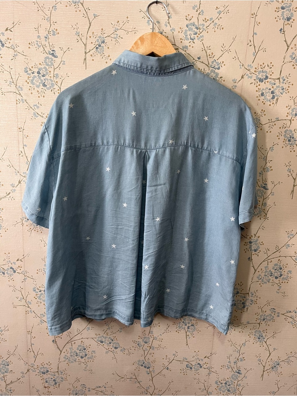 Light Blue Soft Denim-Effect Button Down Short Sleeve Shirt Top Blouse Star - Picture 2 of 4